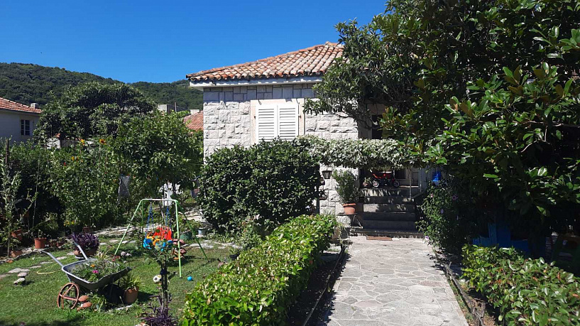 Haus in erster Meereslinie in Herceg Novi